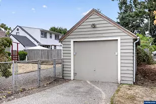 2275 Center St NE, Salem, OR 97301 - Photo 35