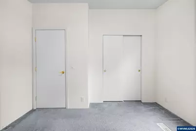 1100 SW 2nd Av, Mill City, OR 97360 - Photo 27