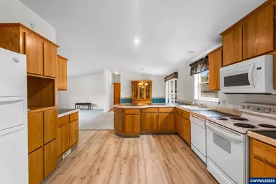 1100 SW 2nd Av, Mill City, OR 97360 - Photo 13