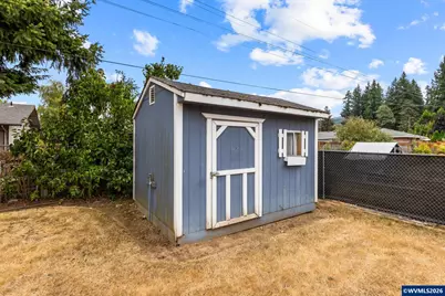 1100 SW 2nd Av, Mill City, OR 97360 - Photo 31