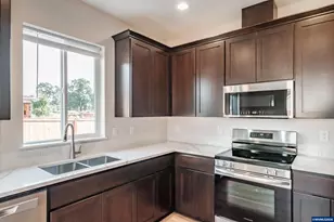 196 &amp 198 SE Lacreole Dr, Dallas, OR 97338 - Photo 19