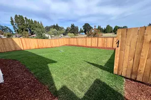 196 &amp 198 SE Lacreole Dr, Dallas, OR 97338 - Photo 3
