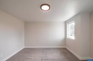 196 &amp 198 SE Lacreole Dr, Dallas, OR 97338 - Photo 33