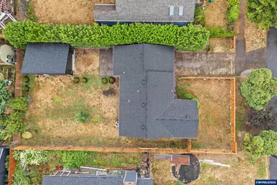 9525 N Hodge Av, Portland, OR 97203 - Photo 33