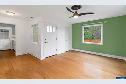 9525 N Hodge Av, Portland, OR 97203 - Photo 7