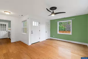9525 N Hodge Ave, Portland, OR 97203 - Photo 7