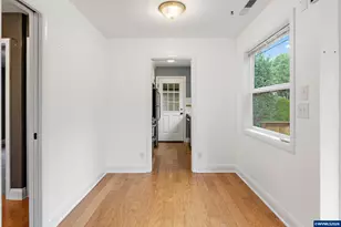 9525 N Hodge Ave, Portland, OR 97203 - Photo 9