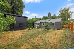 9525 N Hodge Ave, Portland, OR 97203 - Photo 25