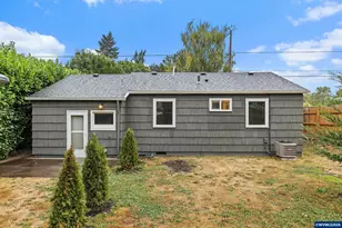 9525 N Hodge Ave, Portland, OR 97203 - Photo 23