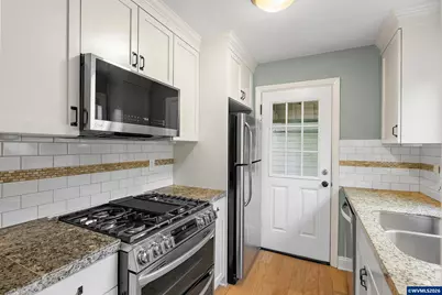 9525 N Hodge Av, Portland, OR 97203 - Photo 11