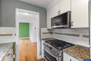 9525 N Hodge Ave, Portland, OR 97203 - Photo 13