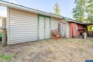 739 River Rd NW, Mill City, OR 97360 - Photo 17