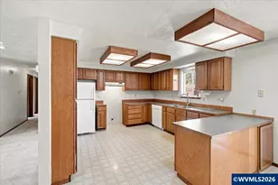 1423 32nd Ave SE, Albany, OR 97322 - Photo 9