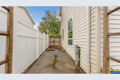18283 Davis St, Sandy, OR 97055 - Photo 39