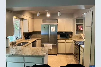 3588 Dogwood Dr S, Salem, OR 97302 - Photo 17
