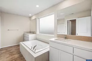 4889 Navigation Ave NE, Salem, OR 97305 - Photo 29