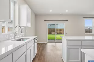 4889 Navigation Ave NE, Salem, OR 97305 - Photo 17