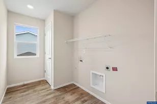 4889 Navigation Ave NE, Salem, OR 97305 - Photo 31