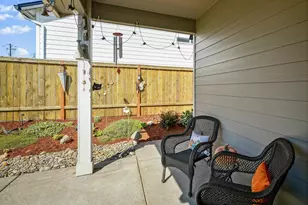 469 NW Crater Lk Dr, Dallas, OR 97338 - Photo 43