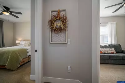 469 NW Crater Lake Dr, Dallas, OR 97338 - Photo 9