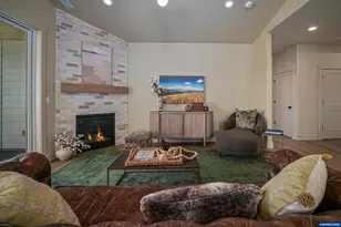 586 NW Cascade Mountain Dr, Dallas, OR 97338 - Photo 15