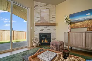 586 NW Cascade Mountain Dr, Dallas, OR 97338 - Photo 17