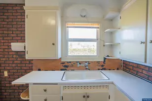 265 E Isabella St, Lebanon, OR 97355 - Photo 5