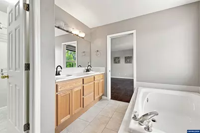 379 Hazelbrook Dr N, Keizer, OR 97303 - Photo 25