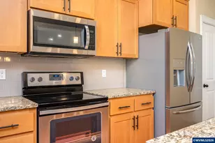 467 E Johnson St, Carlton, OR 97111 - Photo 9