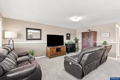 1323 Garden Wy, Woodburn, OR 97071 - Photo 5