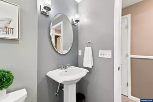 1323 Garden Way, Woodburn, OR 97071 - Photo 21