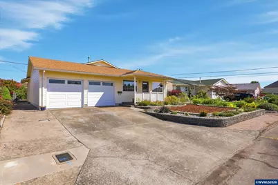 1323 Garden Wy, Woodburn, OR 97071 - Photo 1