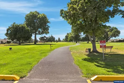 1323 Garden Wy, Woodburn, OR 97071 - Photo 35