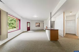 7210 NW Grandview Dr, Corvallis, OR 97330 - Photo 29
