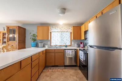 325 NW Denton St, Dallas, OR 97338 - Photo 13