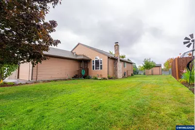 325 NW Denton St, Dallas, OR 97338 - Photo 5