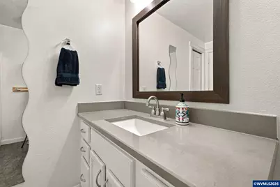 1050 Yew St, Junction City, OR 97448 - Photo 25