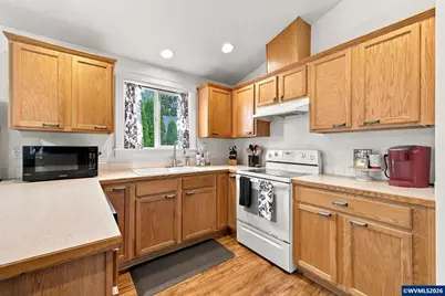 1050 Yew St, Junction City, OR 97448 - Photo 13