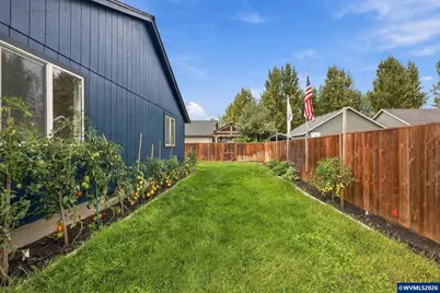 1050 Yew St, Junction City, OR 97448 - Photo 27