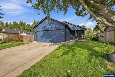 1050 Yew St, Junction City, OR 97448 - Photo 3