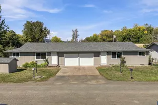 815 NE Woodcrest (-825) Av, Corvallis, OR 97330 - Photo 1
