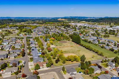 4704 NE Granite Av, Albany, OR 97321 - Photo 5