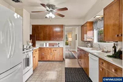 760 S Main St, Independence, OR 97351 - Photo 25