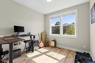 1054 Hickory St, Independence, OR 97351 - Photo 7