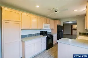 3603 Pioneer Dr SE, Salem, OR 97302 - Photo 13