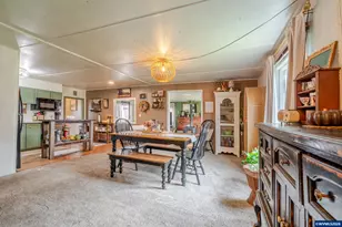36263 Airport Dr, Lebanon, OR 97355 - Photo 15