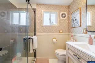 36263 Airport Dr, Lebanon, OR 97355 - Photo 19