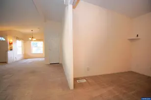 4252 Lemon St NE, Salem, OR 97305 - Photo 5