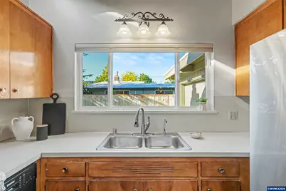 1835 NW 14th St, Corvallis, OR 97330 - Photo 17