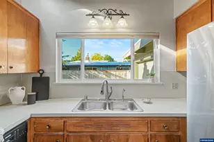 1835 NW 14th St, Corvallis, OR 97330 - Photo 17